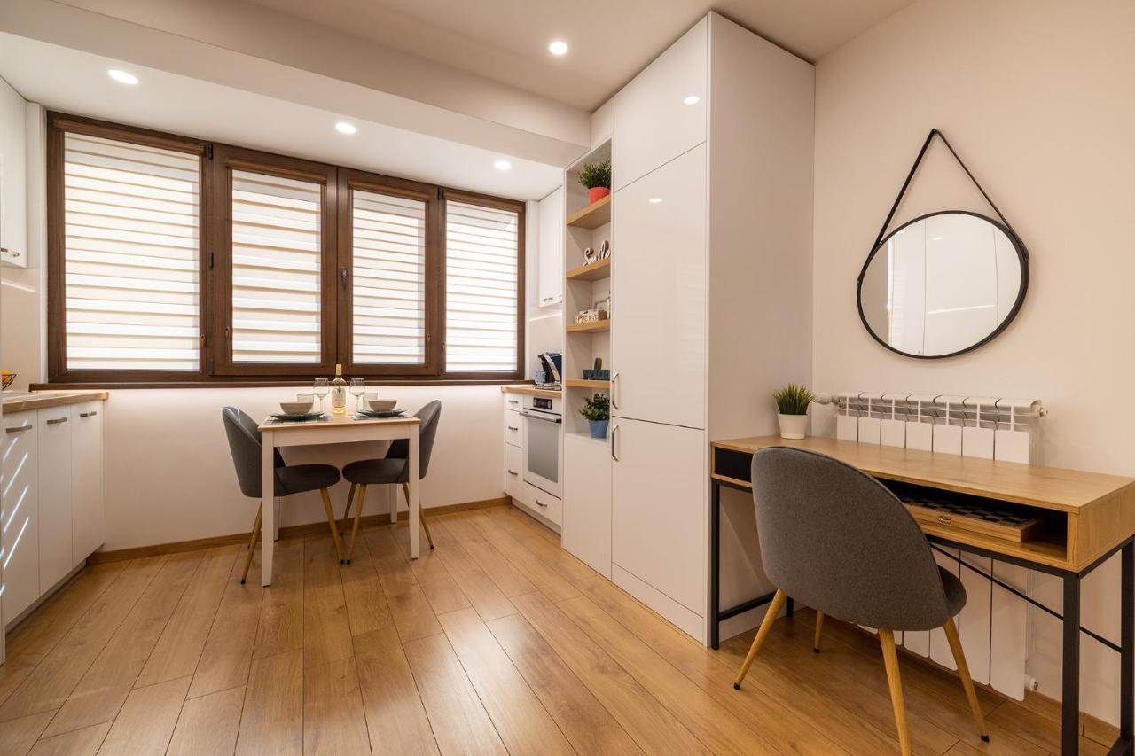 Luxury Studio Living High-End Amenities And Great Location By Flat Mаnager София Екстериор снимка