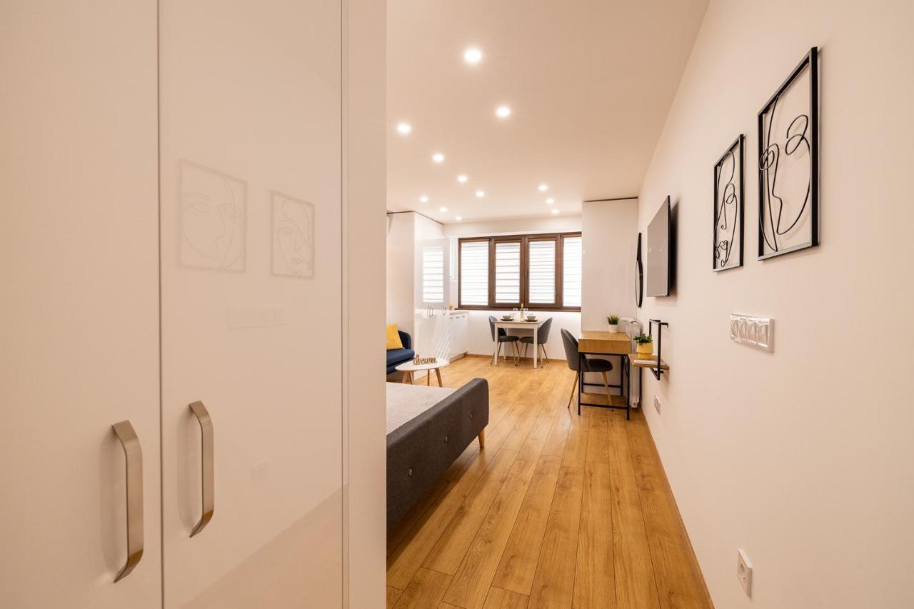 Luxury Studio Living High-End Amenities And Great Location By Flat Mаnager София Екстериор снимка